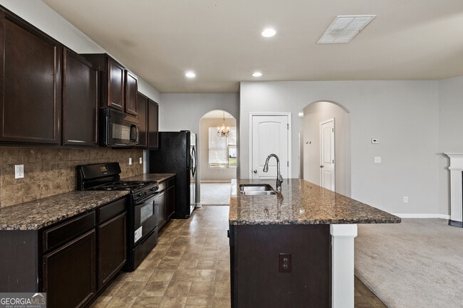 Building Photo - 5884 Little River Rd