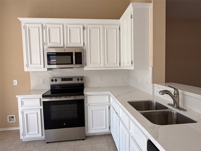 Building Photo - 2107 Castle Gardens Ln