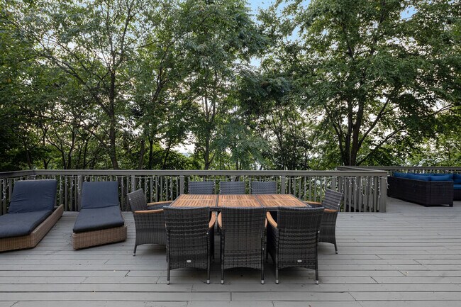 Building Photo - 321 Museum Village Rd