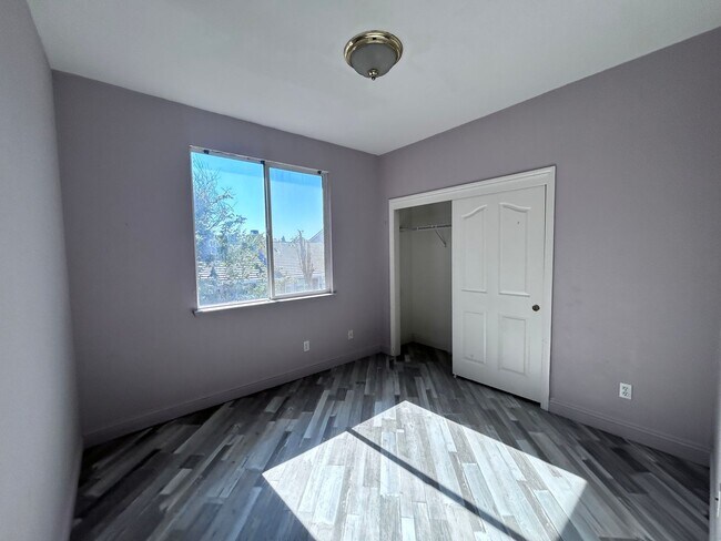 Building Photo - Beautiful Four Bedroom Home in Sacramento