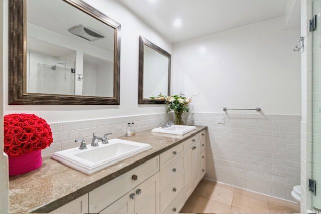 Building Photo - 1015 Kings Rd