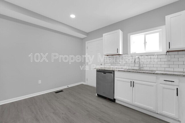 Building Photo - 1595 Cleveland Ave