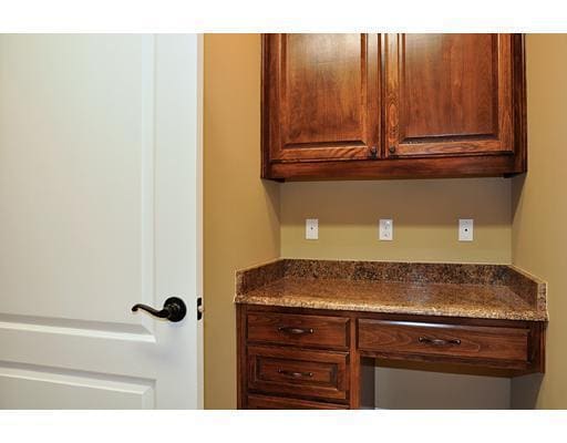 Building Photo - Middlebrooks 607