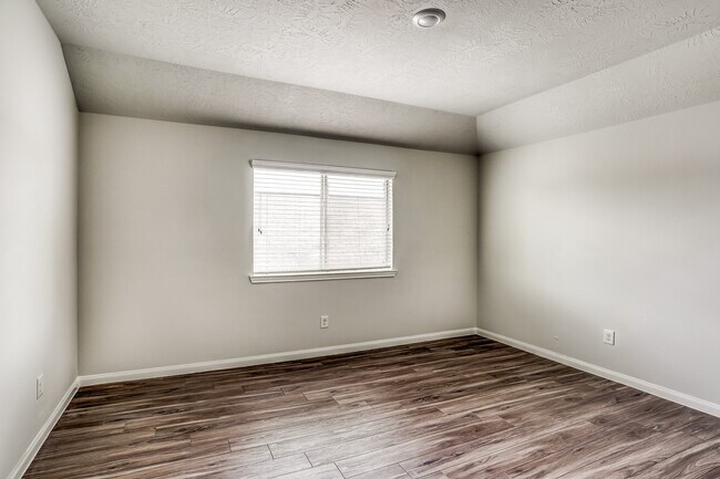 Building Photo - 5834 Kyle Cove Dr