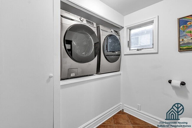 Building Photo - Furnished 4-Bedroom, 2.5-Bath Apartment near Elmwood Village