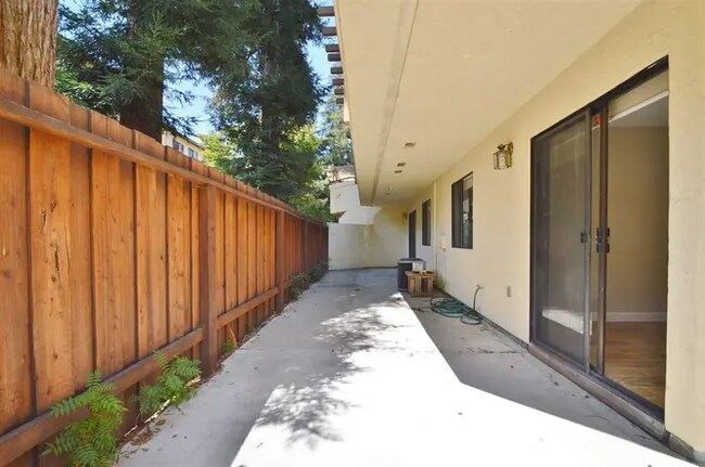 Building Photo - 5055 Valley Crest Dr