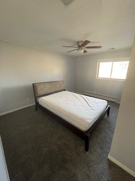 Building Photo - 1 S Pine St