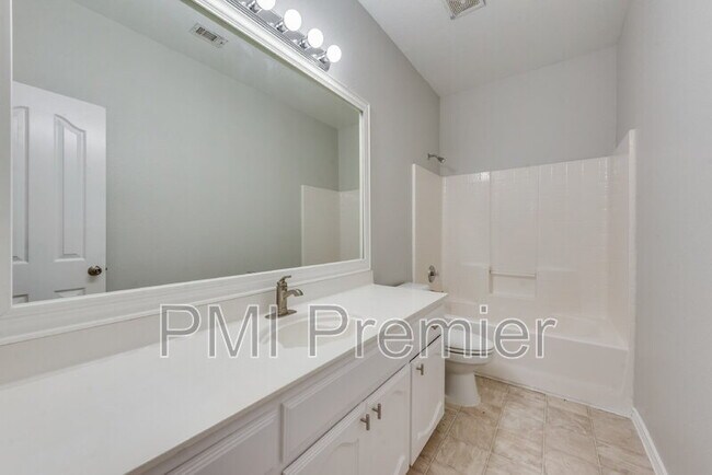 Building Photo - 5832 Center Ridge Dr