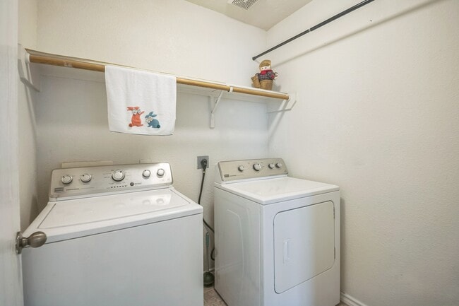 Building Photo - 5751 Wandering Creek Dr