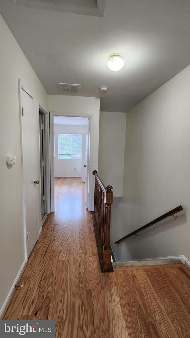 Building Photo - Arlington Townhouse With Attached Garage!