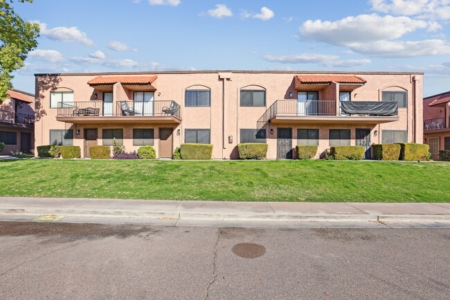 Building Photo - Las Palmas Townhomes