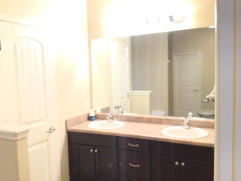 Building Photo - 26 Bay Willow Ct