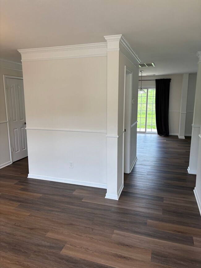 Building Photo - 2703 Golden Rose Lane