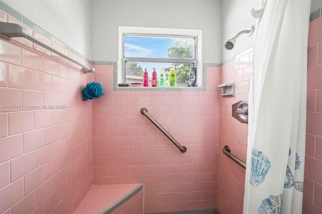 Building Photo - 600 SW 10th St