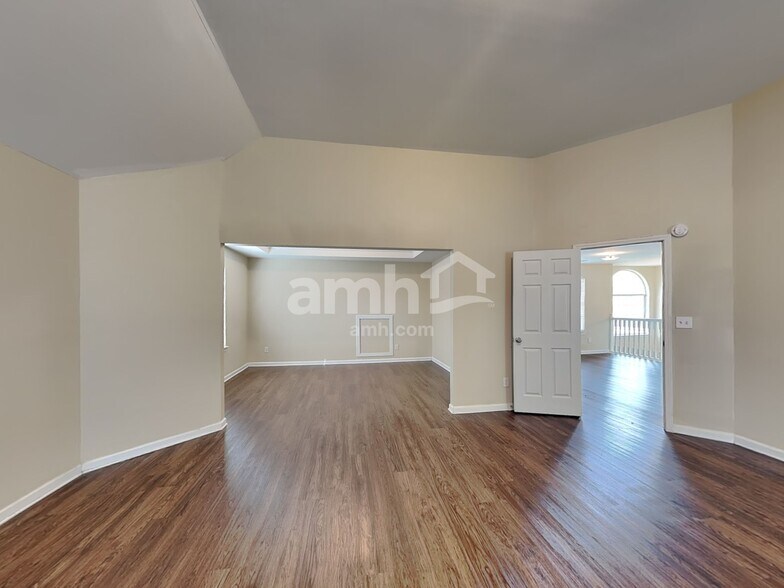 Building Photo - 3511 Umatilla Ln SW