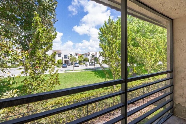 Building Photo - 851 NE 209th Terrace