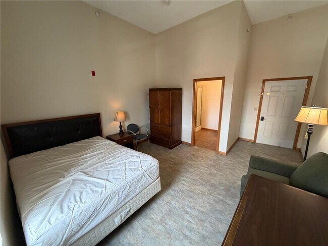 Building Photo - 542 Benson Ave SW