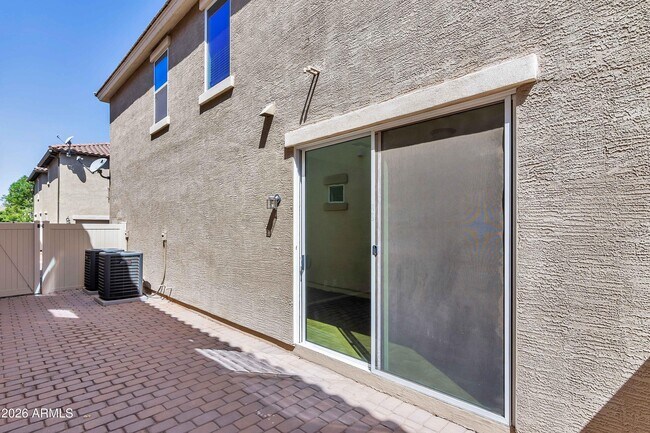 Building Photo - 893 S Adam Wy