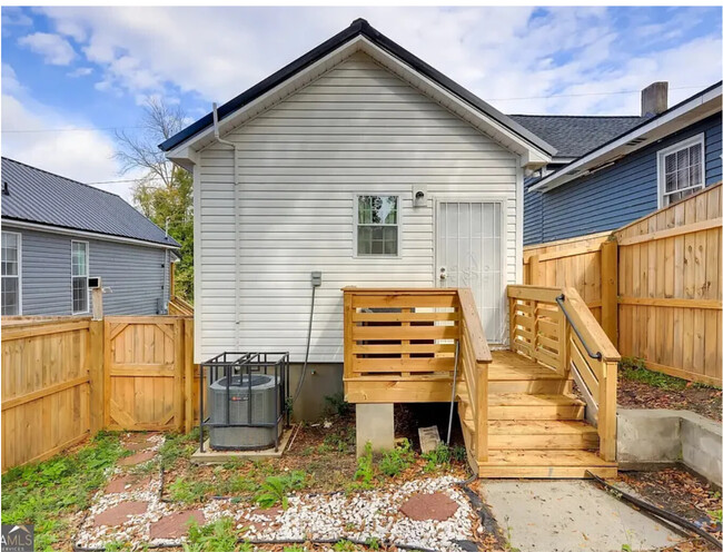 Building Photo - 1408 2nd Ave