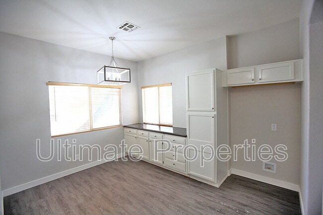 Building Photo - 16107 W Sherman St