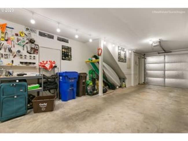 Building Photo - 2 Bedroom Townhome in Gated Fairview Terrace!