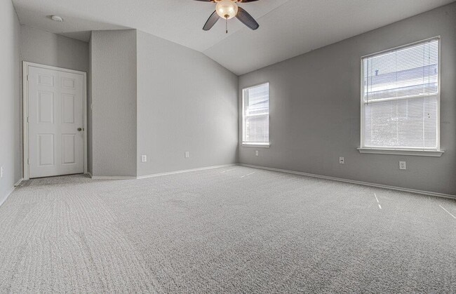 Building Photo - 1111 Whitley Dr