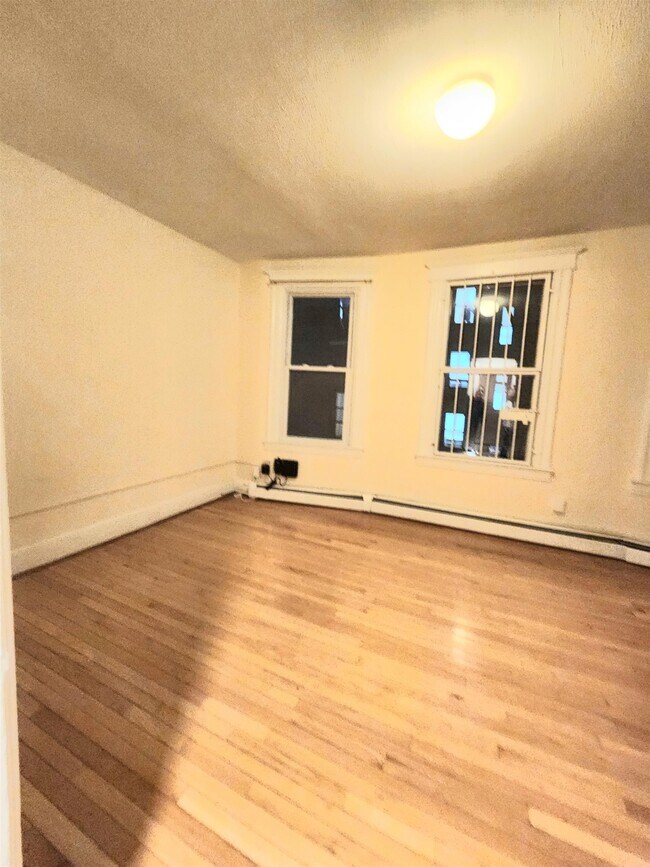 Building Photo - 122 Jewett Ave