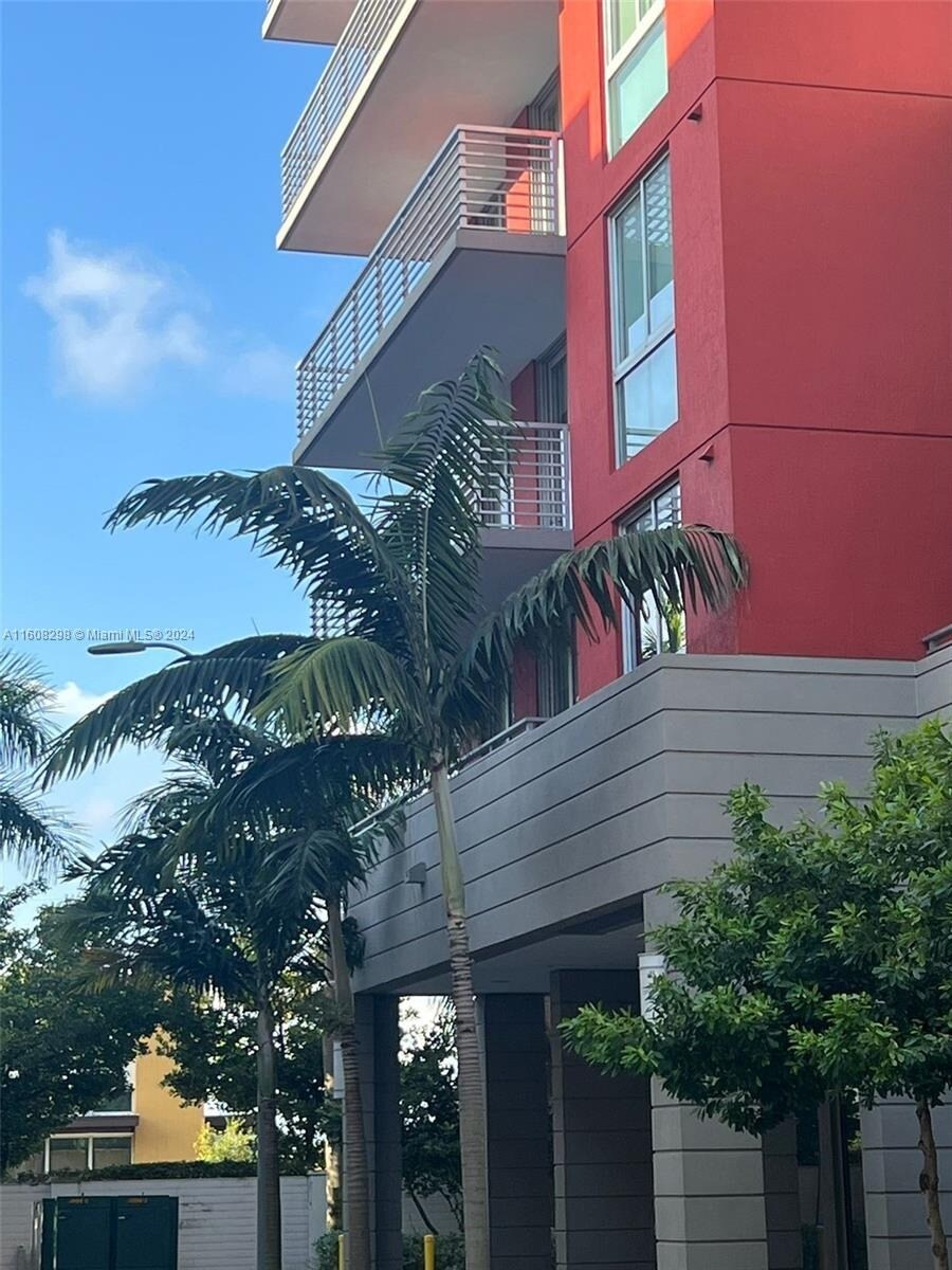 Building Photo - 7661 NW 107th Ave
