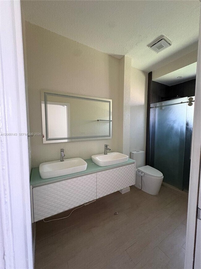 Building Photo - 5725 Tuscany Way