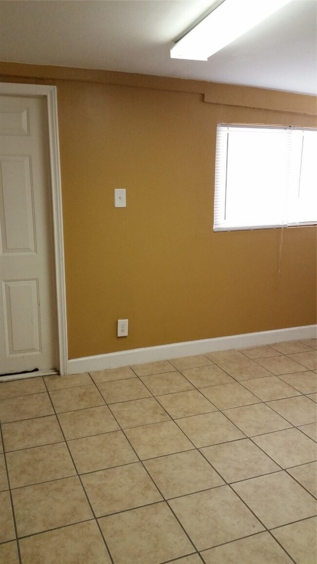 Building Photo - 10927 Wilkenburg Dr