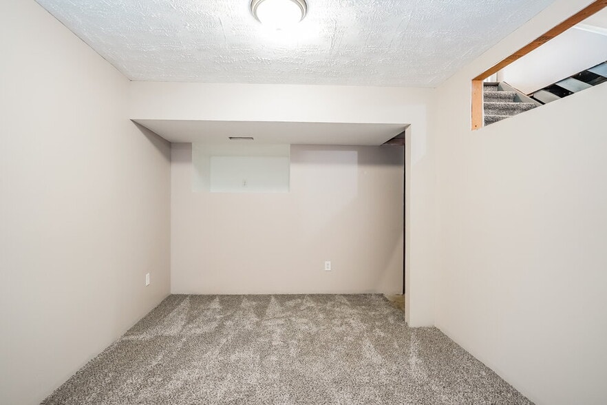 Building Photo - 1417 Fahy Dr