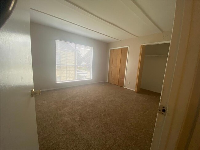 Building Photo - 6200 W Tidwell Rd