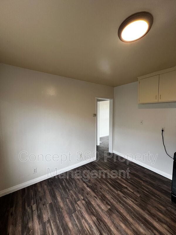 Building Photo - 475 E 61ST St