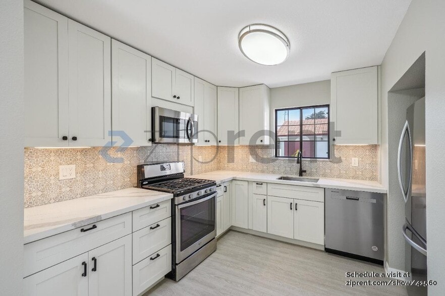 Building Photo - 225 Moana Pl