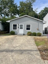 Building Photo - 129 Montmullin St