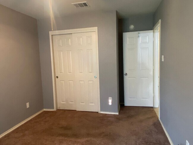 Building Photo - CHARMING 4 BEDROOM, BELTON ISD