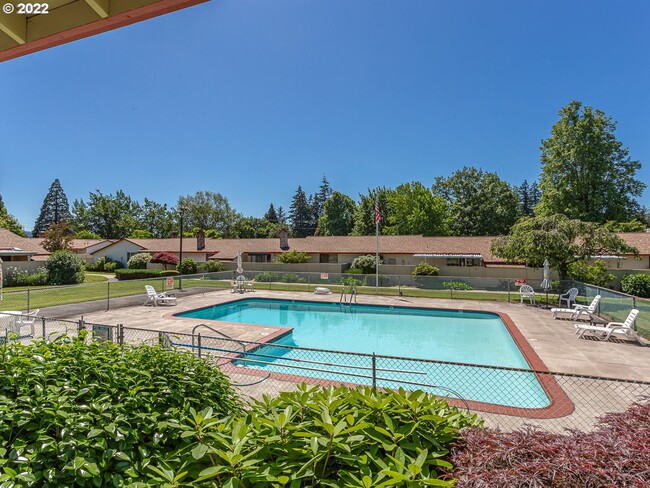 Community Pool - 2115 SE 148th Pl