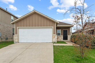 Building Photo - 175 Eves Necklace Dr.