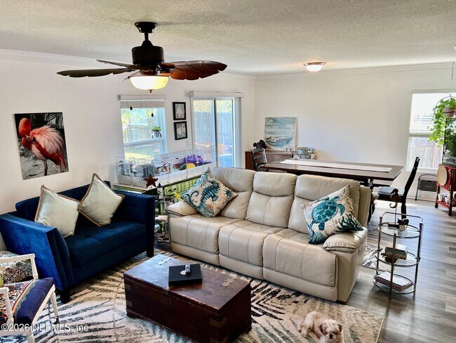 Building Photo - 166 Green Palm Ct