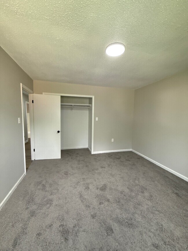 Building Photo - 925 Norris St