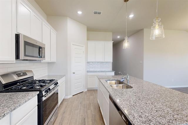 Building Photo - 1704 Gulin St