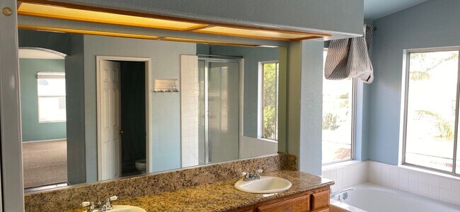 Building Photo - Stunning Moreno Valley Home!