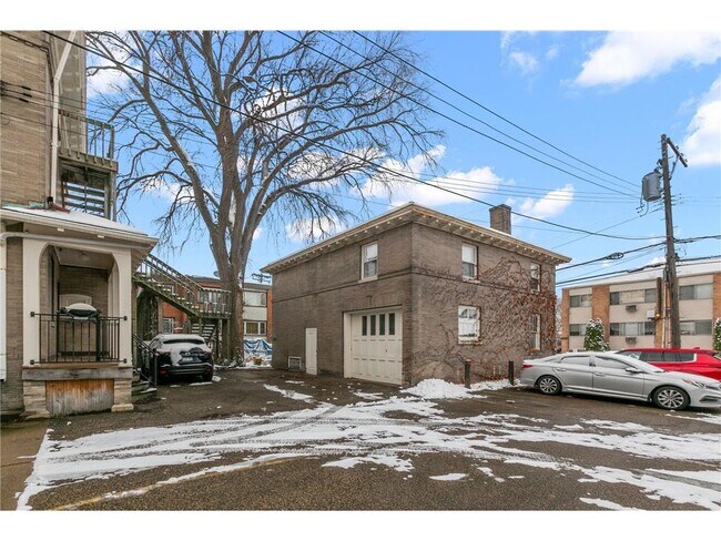 Building Photo - 2302 1/2 Blaisdell Ave