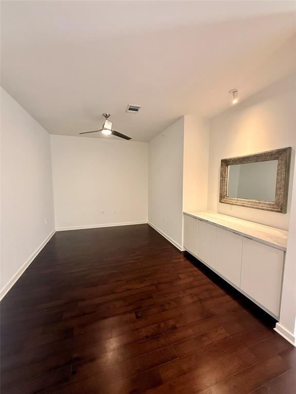 Building Photo - 207 W Johanna St