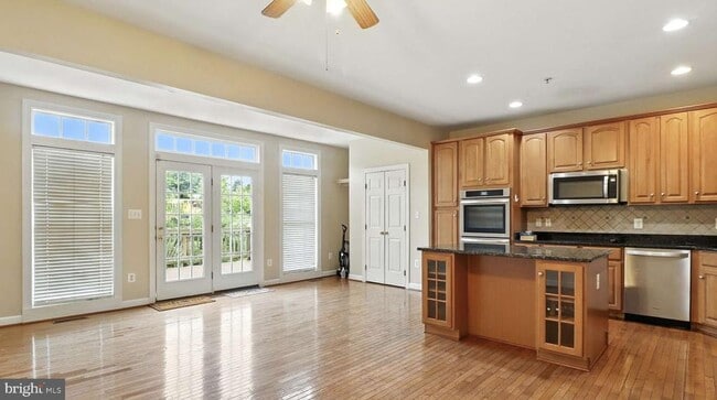 Building Photo - 1572 Penzance Way