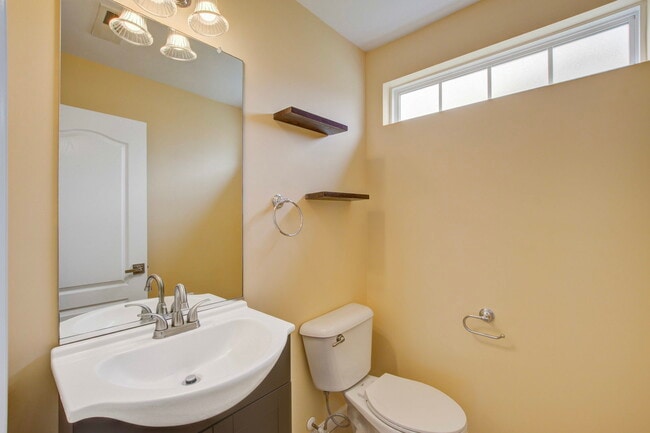 Building Photo - 202 Seneca River Dr
