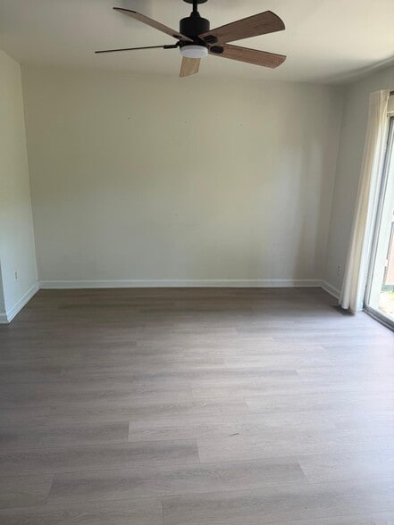 Family room - 149 Echelon Rd