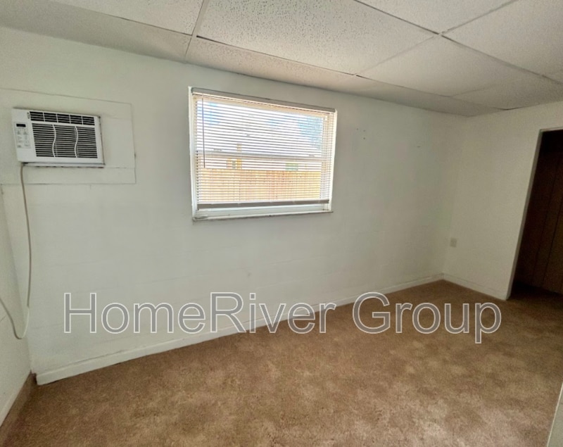 Building Photo - 3929 S Shade Ave