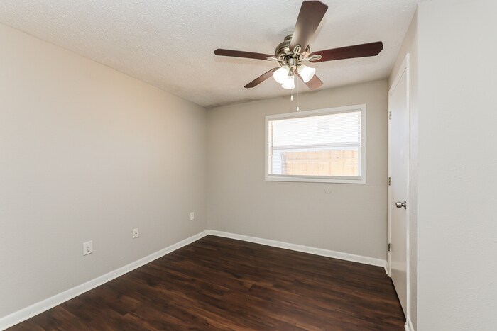 Building Photo - 2844 Homewood St