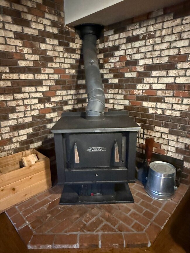 Building Photo - Furnished Riverfront Cabin on the Spring River – 4 Bedrooms, 3 Bathrooms 2,300 sq. ft. | Fully Fu...